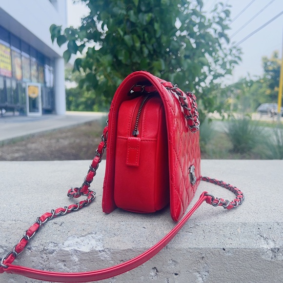 Chanel Red Quilted Calfskin Leather Classic  Flap Bag - Picture 3 of 8
